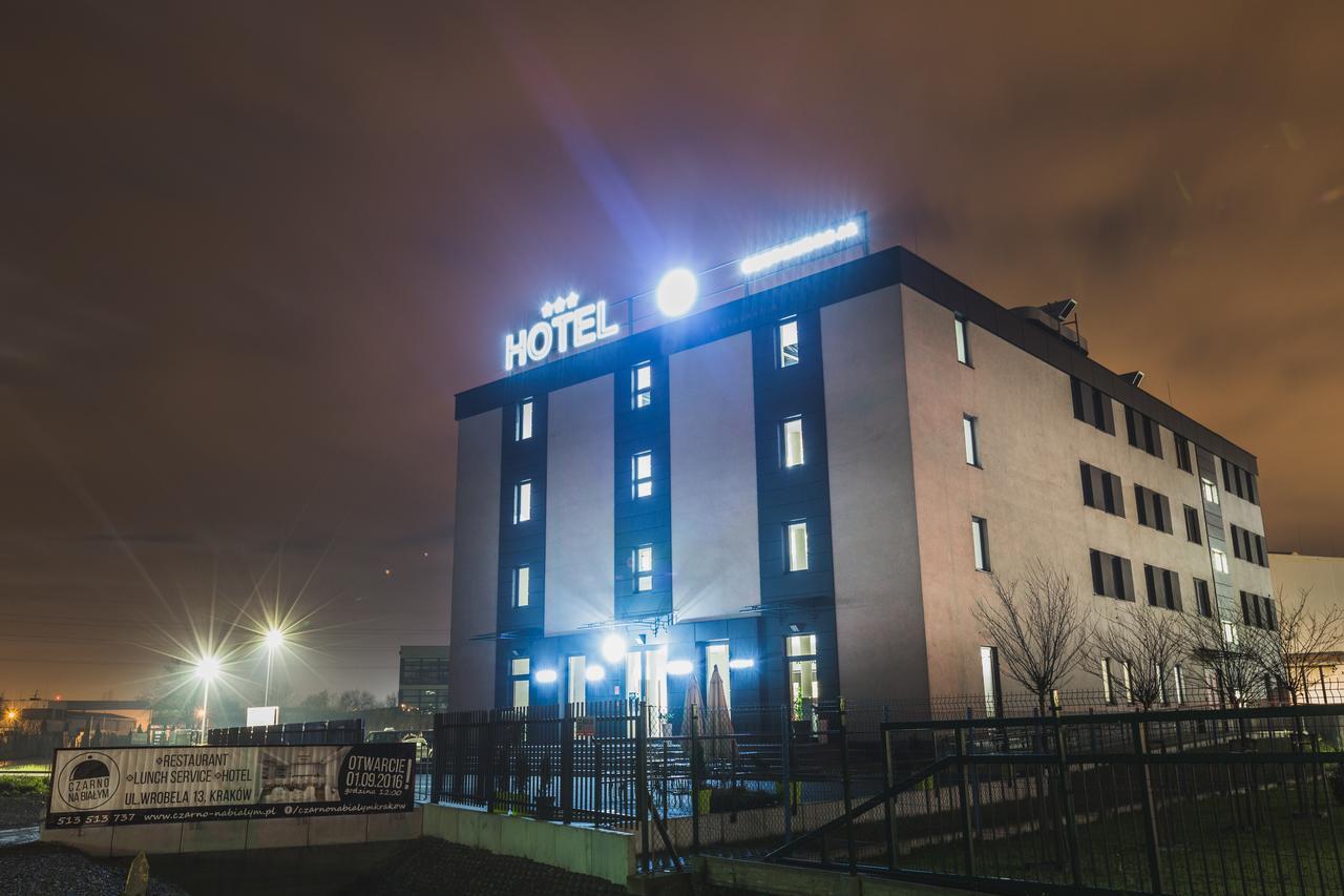 Czarno Na Bialym Cracóvia Exterior foto