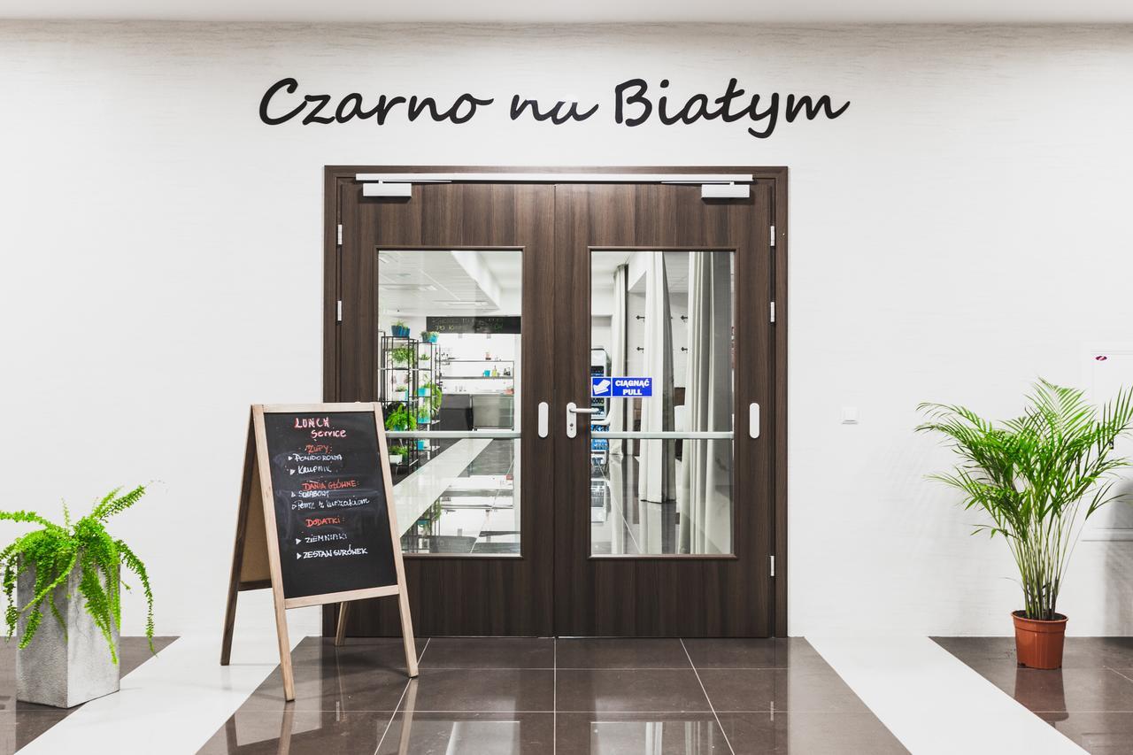 Czarno Na Bialym Cracóvia Exterior foto