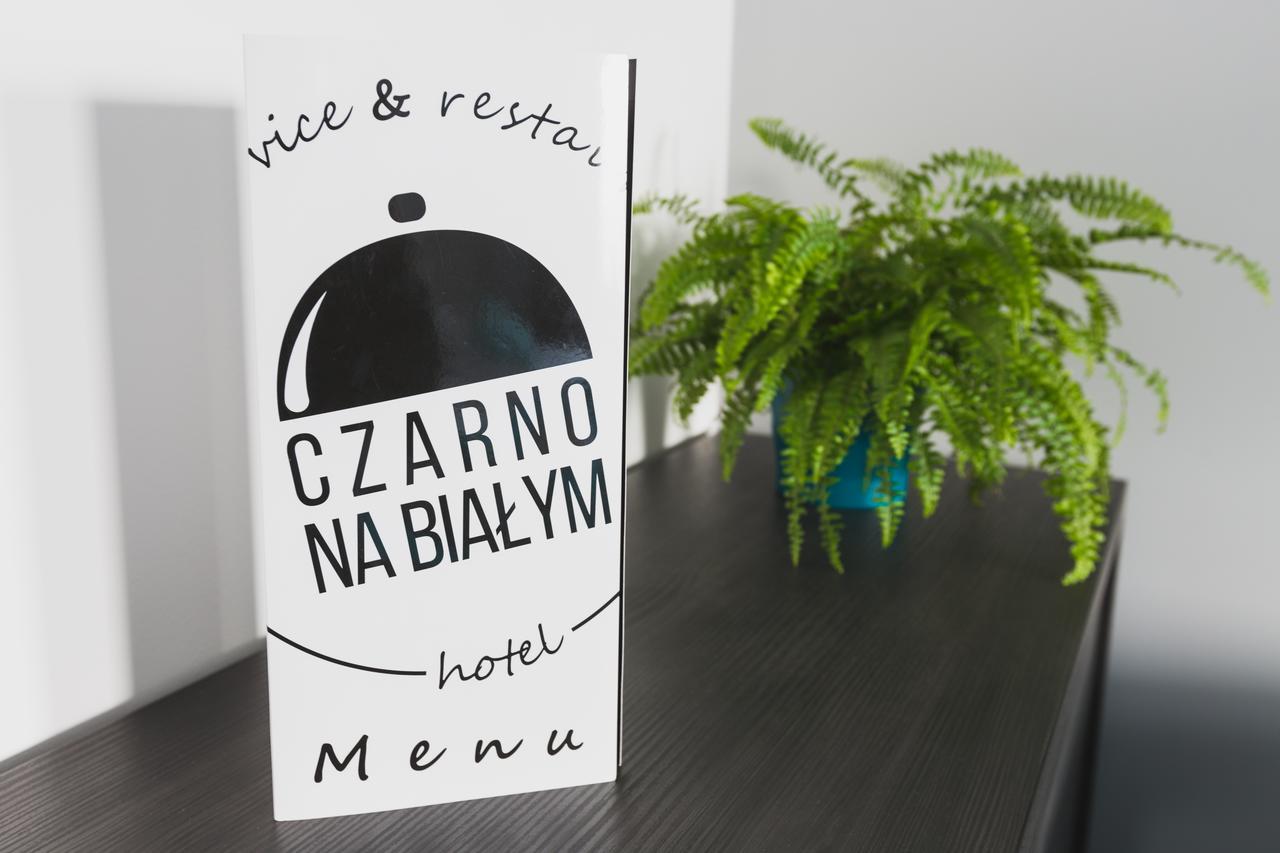 Czarno Na Bialym Cracóvia Exterior foto