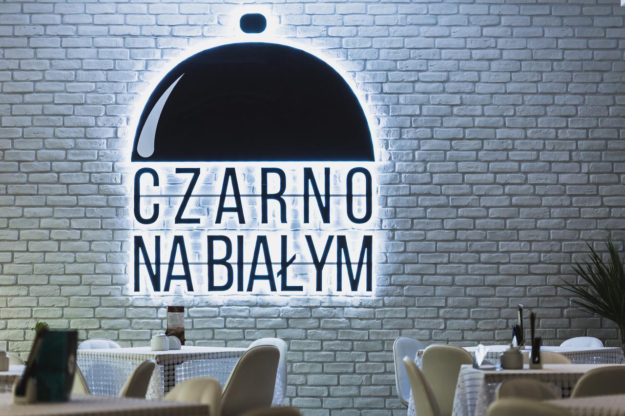 Czarno Na Bialym Cracóvia Exterior foto